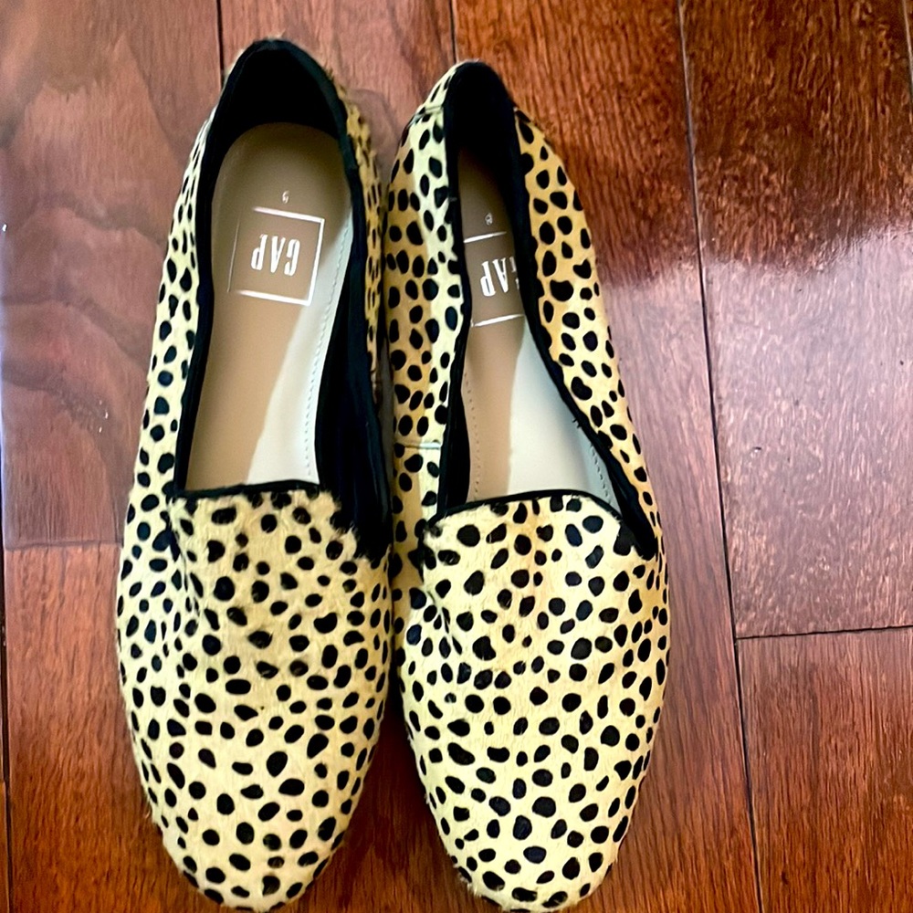 Gently Used Gap Faux Pony hair Cheetah Print slip on without box